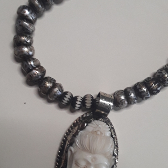 ONE OF A KIND handcrafted beautiful white jade and stainless steel necklace - Picture 7 of 13